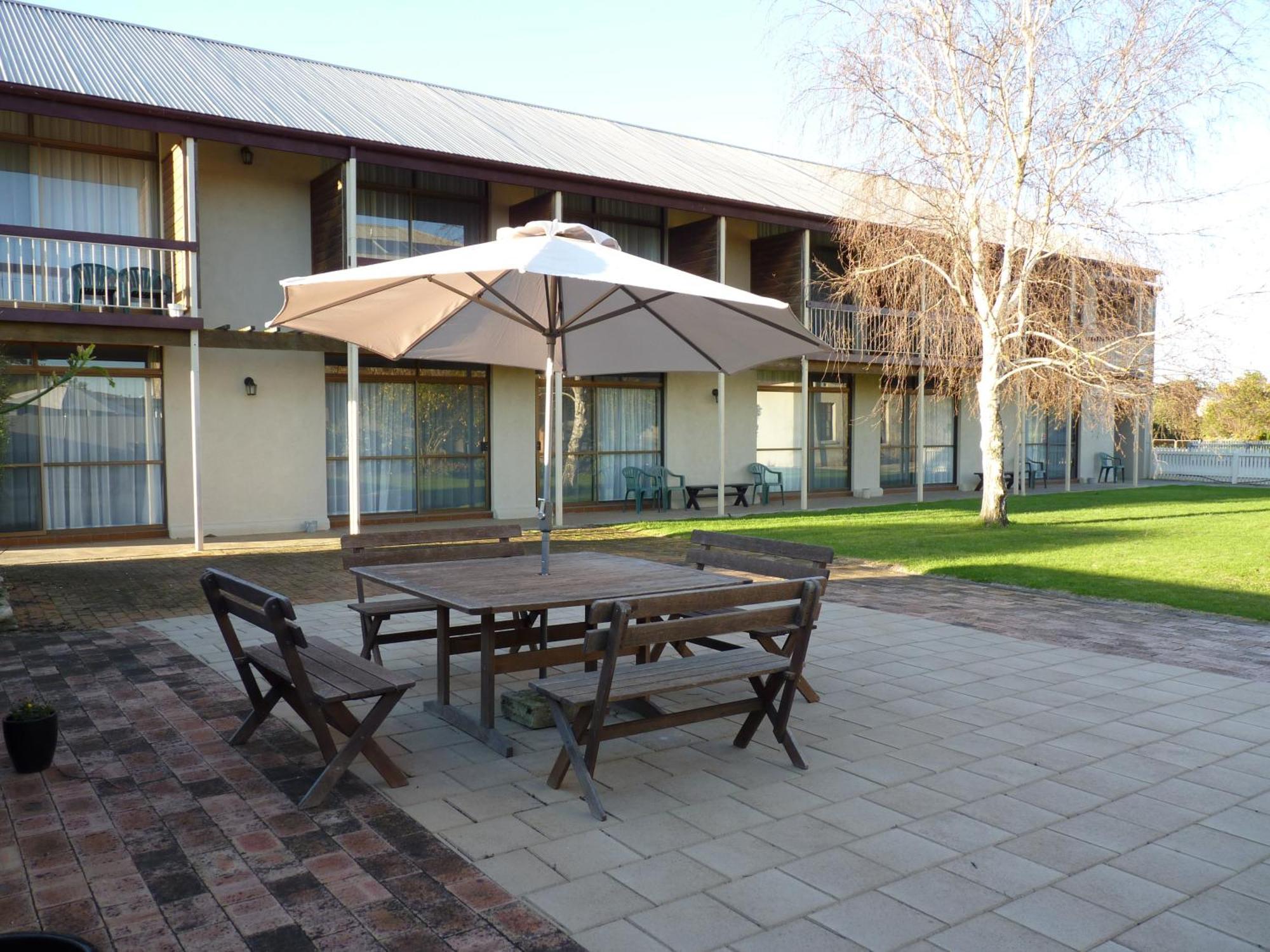 Coonawarra Motor Lodge Пенола Екстериор снимка